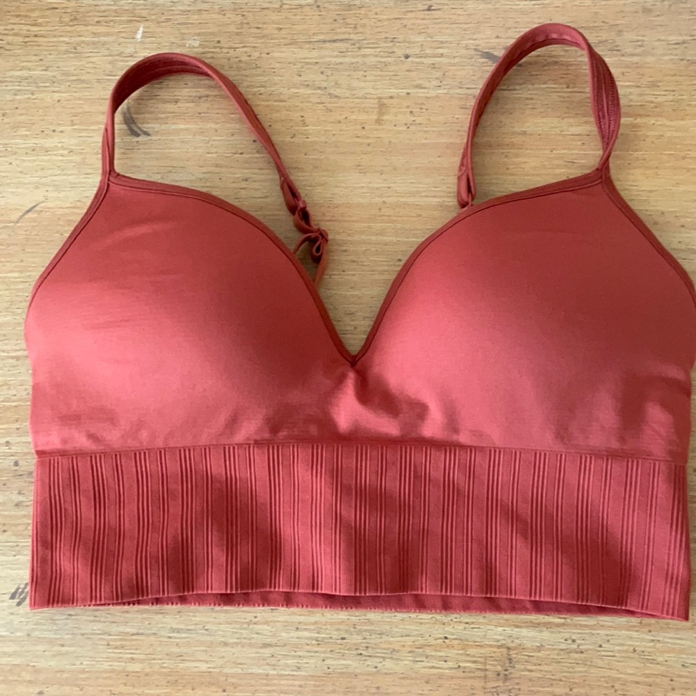 NWOT Athleta A-C Embrace Bra Orangish Medium